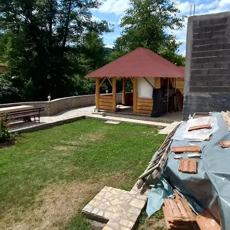 Apartment Porodicna Kuca