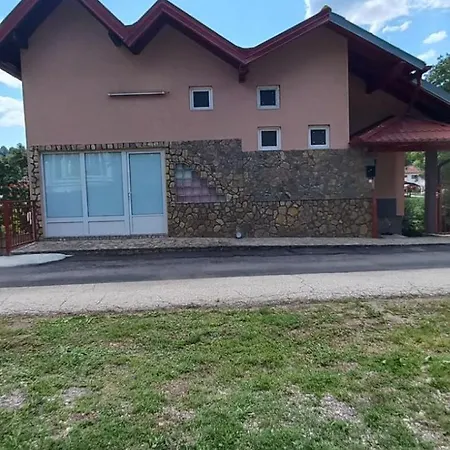 Apartment Porodicna Kuca