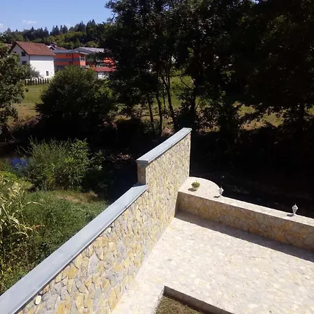Apartment Porodicna Kuca