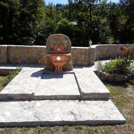 Porodicna Kuca Apartment