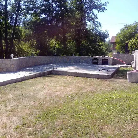 Porodicna Kuca Apartment *